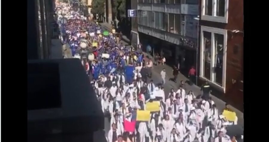 Protestan por asesinato de estudiantes de medicina en Puebla (+Video)