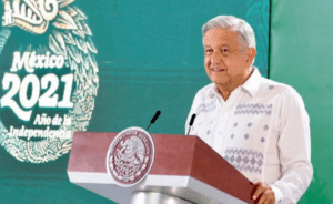AMLO rompe con veda electoral al comparar programas sociales con los de Peña Nieto