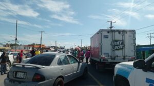 Reportan cierre de Carretera 180 Veracruz-Alvarado por pobladores de Arbolillo