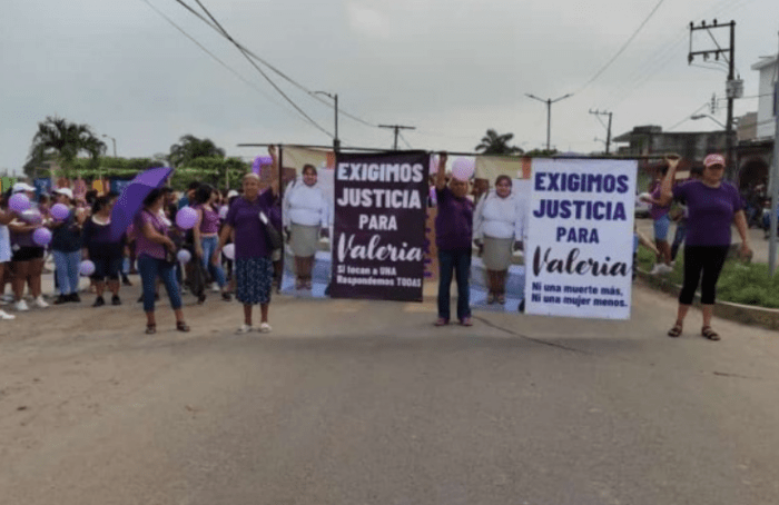 Familiares de Valeria continúan con bloqueo para exigir justicia a las autoridades