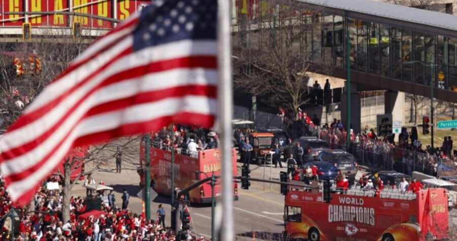 Reportan TIROTEO durante desfile por triunfo de Kansas City Chiefs en EU