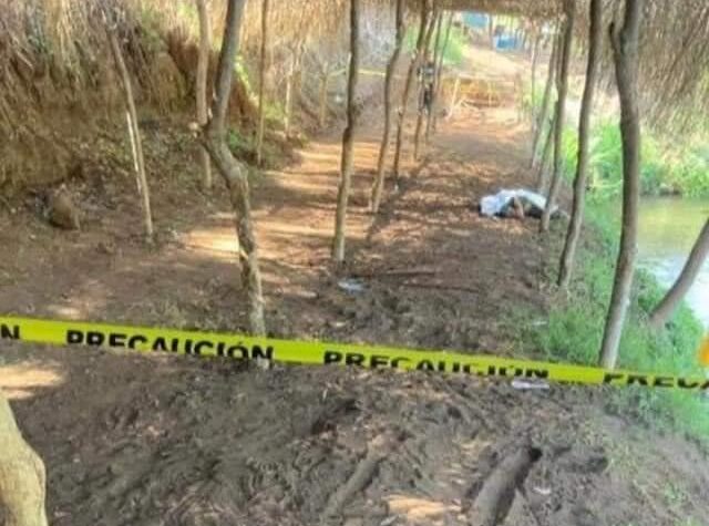 Domingo de Ramos trágico; joven mujer muere ahogada en un balneario, en Mecayapan