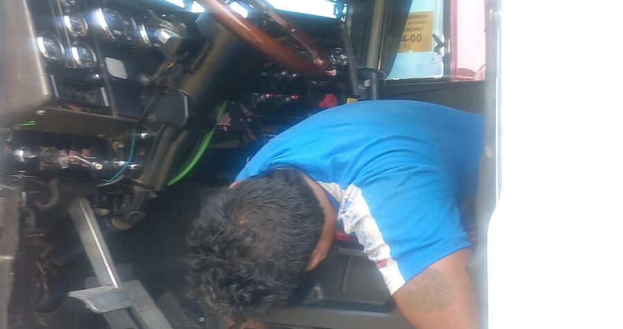 Asesinan a conductor de tráiler en autopista de Veracruz; responsables escapan