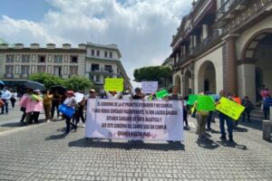 Ex trabajadores del Seguro Popular exigen pago de liquidación pendiente desde el 2018