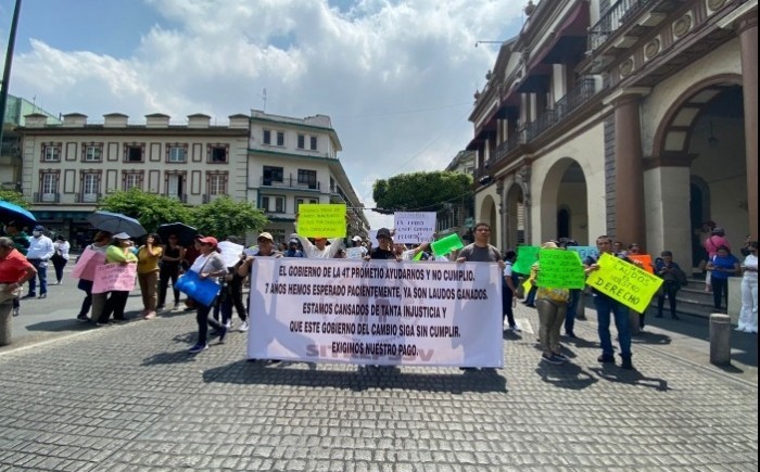 Ex trabajadores del Seguro Popular exigen pago de liquidación pendiente desde el 2018