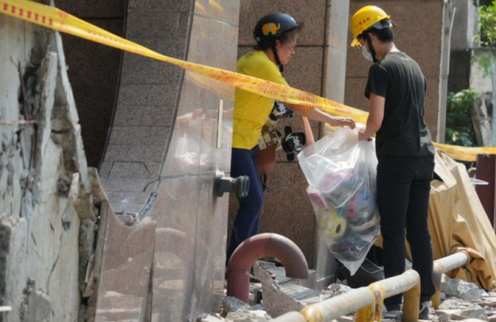 Buscan a más de 600 personas atrapadas bajo escombros o desaparecidas tras el sismo en Taiwán