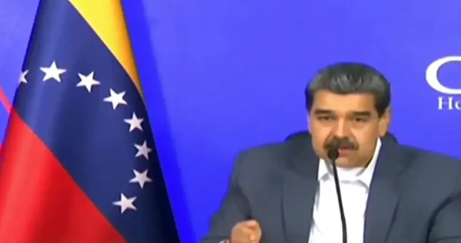 Maduro anuncia cierre de Embajada y consulados de Venezuela en Ecuador