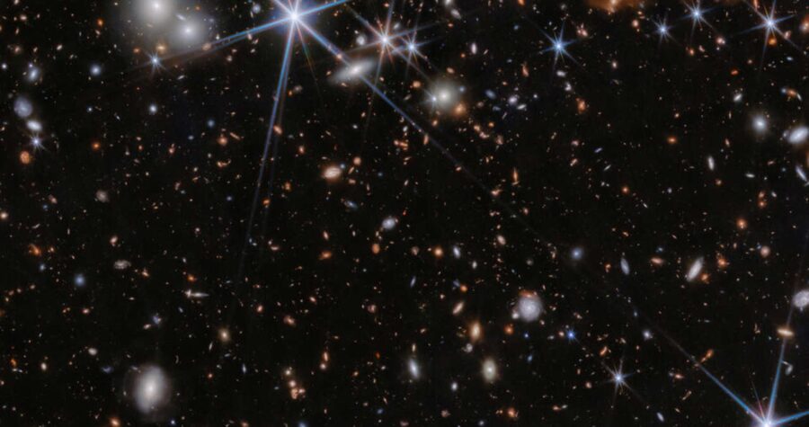 El James Webb detecta una fusión de galaxias y sus agujeros negros.